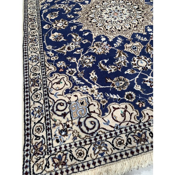 Tappeto persiano blu Nain misura 93x124 cm