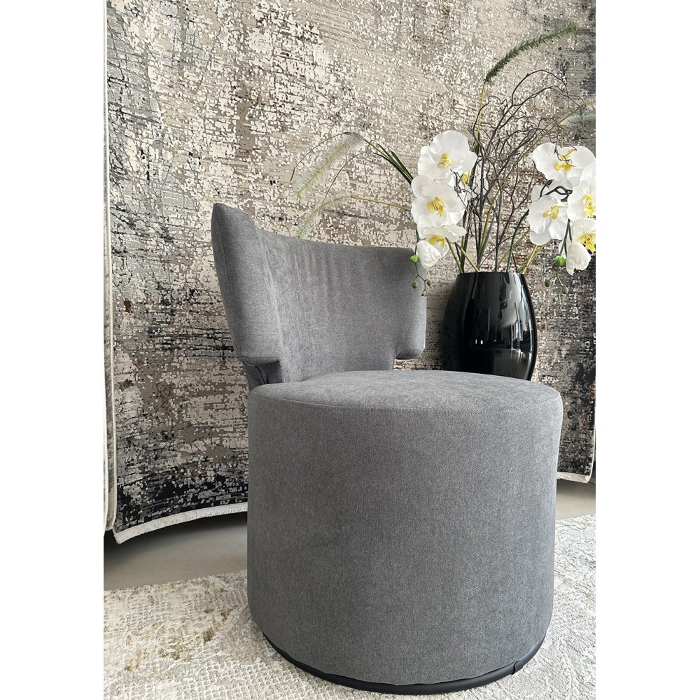 Poltrona in tessuto grigio chiaro