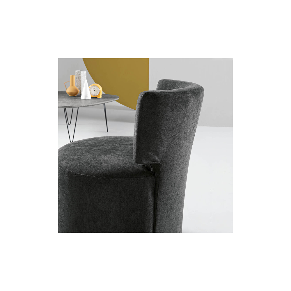 Poltrona in tessuto grigio scuro