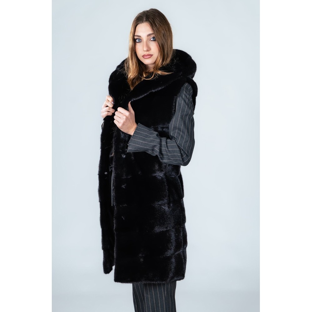 gilè lungo di visone nero con cappuccio