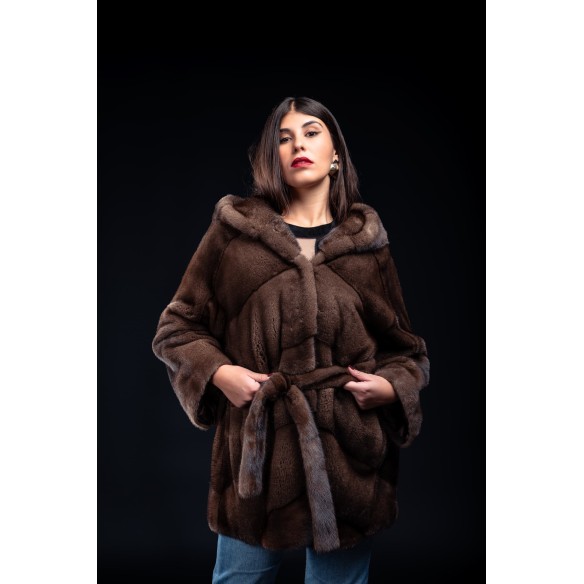 Pelliccia in Visone Damy Baff con Cappuccio e Cintura – Modello 2002/C
