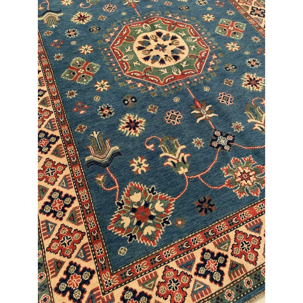 Tappeto in lana azzurro e beige Kazak misura 172x242 cm